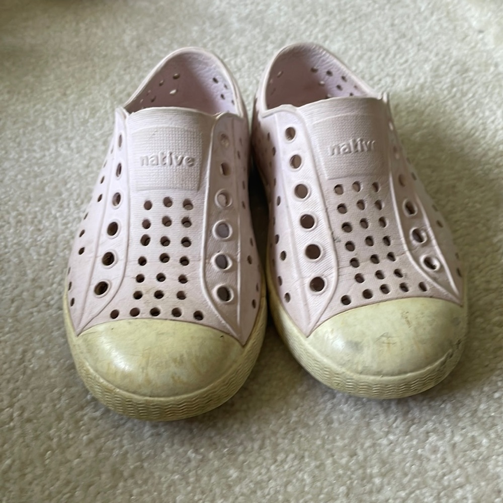 Used Natuves Size Toddler 7